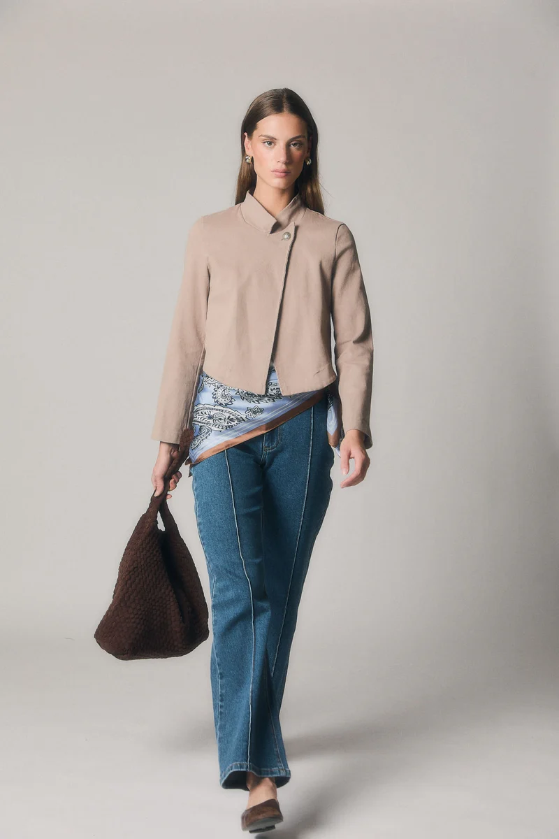 Bolso trenzado marrón