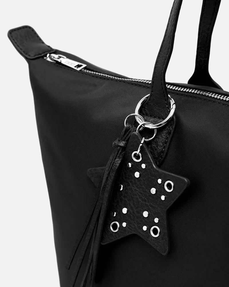 Clote bolso shopper grande en nylon con detalle colgante