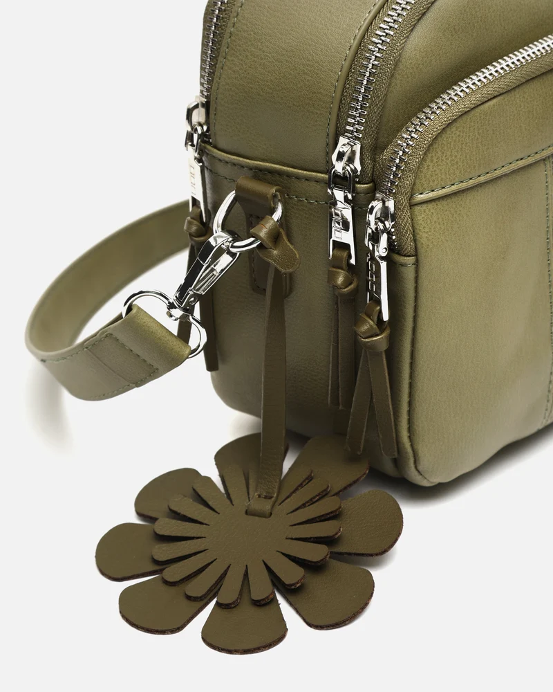 Filiberti bolso bandolera con detalle colgante ED.