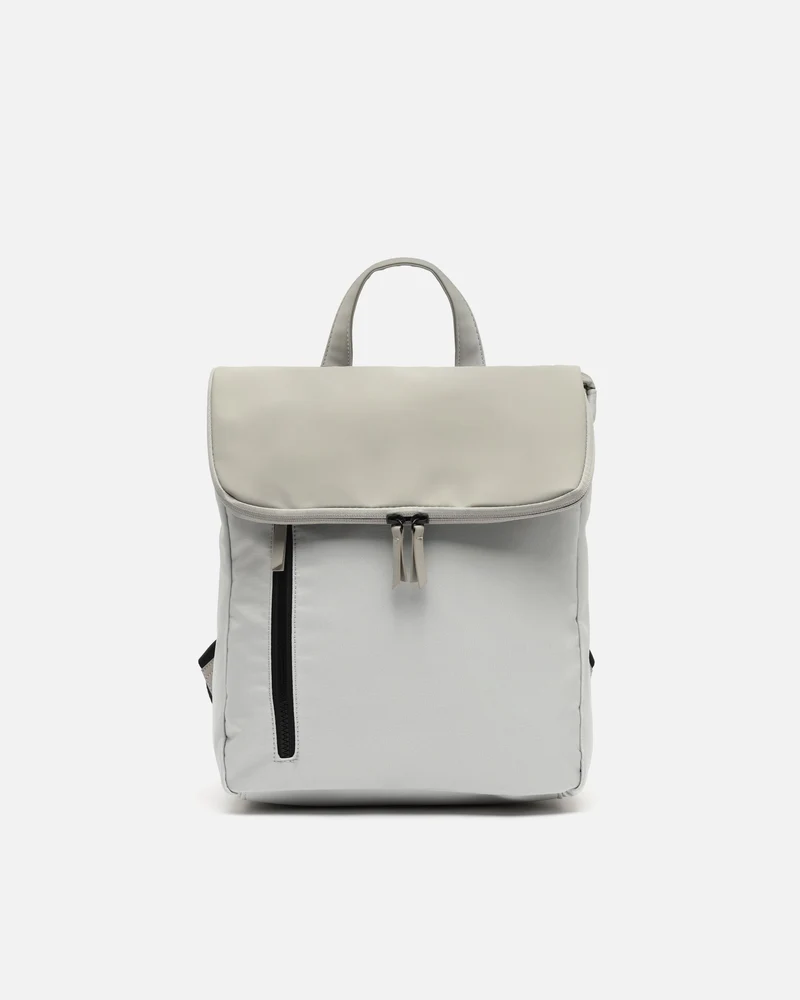Senay mochila con solapa en nylon ED.