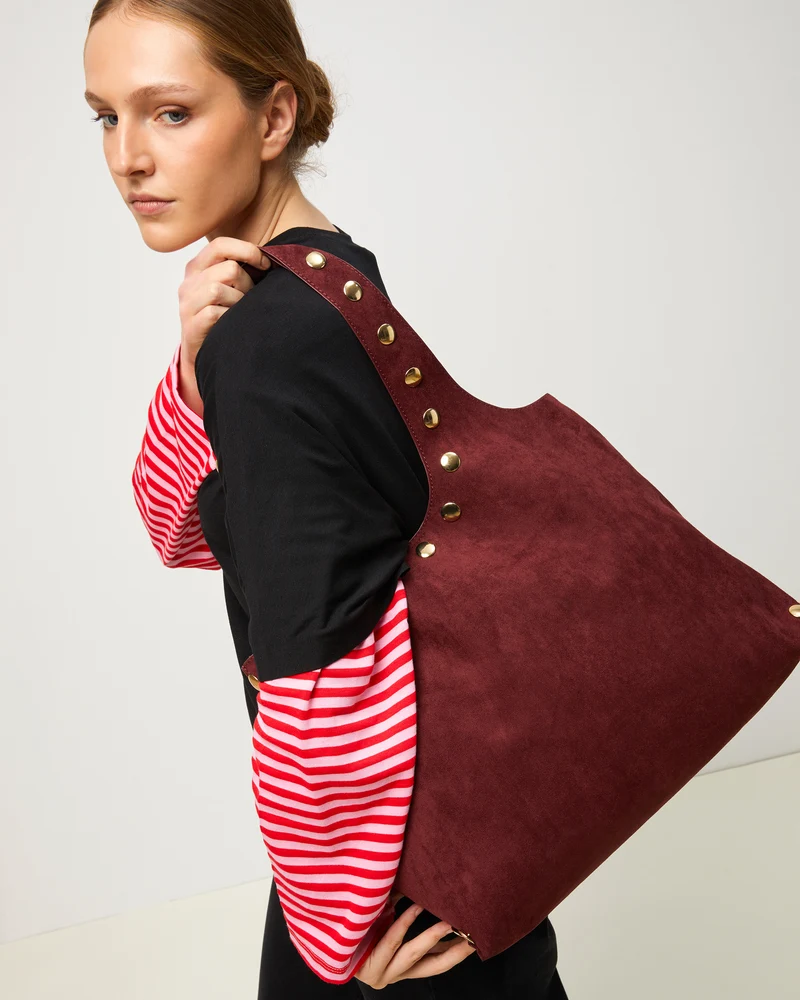 Nemi bolso hobo grande efecto ante con detalles metálicos grandes