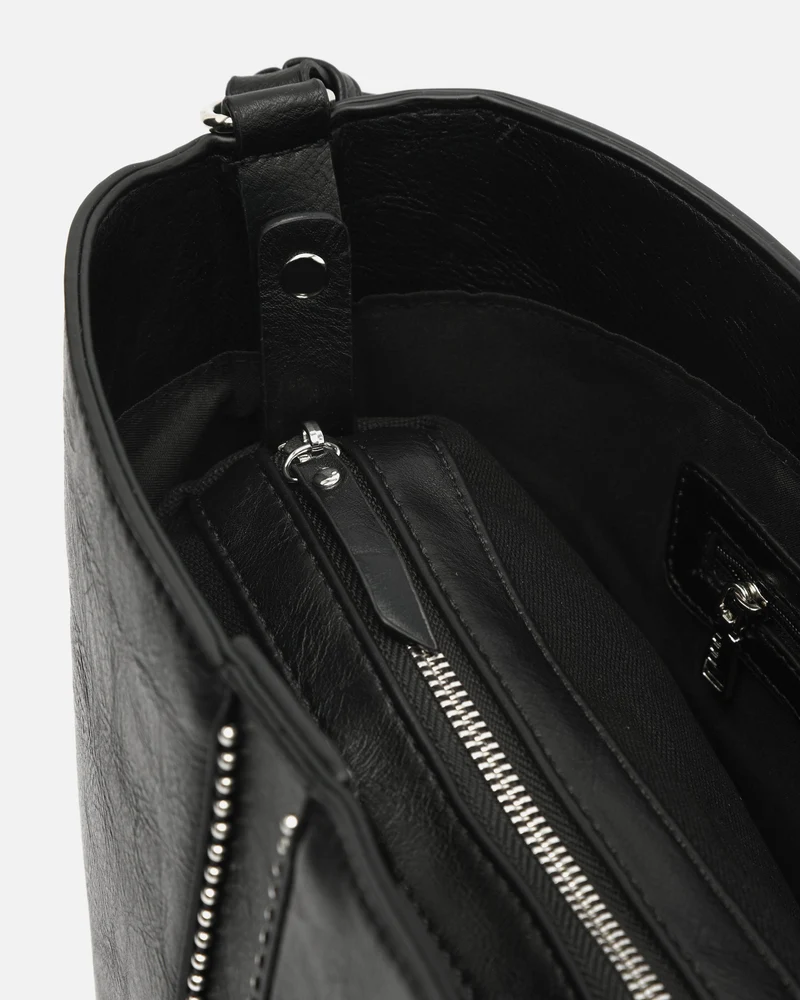 Zaoka bolso hobo con detalles metálicos y neceser e asa bandolera extraíble ED.
