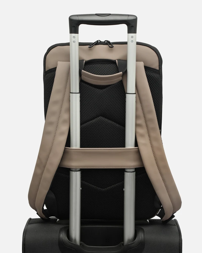 Laro mochila de viaje con bolsillo para portátil 15.6 pulgadas