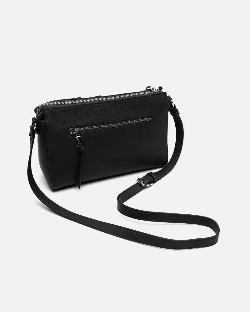 Escueri bolso bandolera con detalles metálicos