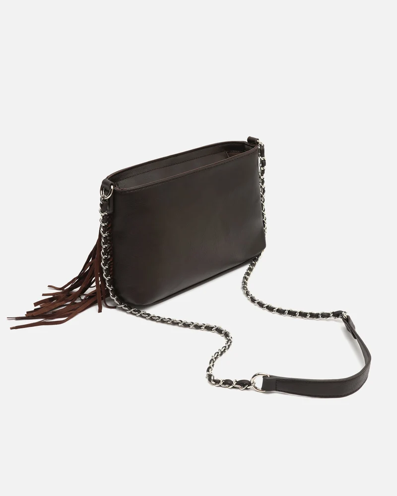 Anabelas bolso bandolera con detalles metálicos y flecos