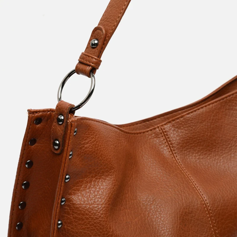 Prido bolso hobo grande con detalles metálicos