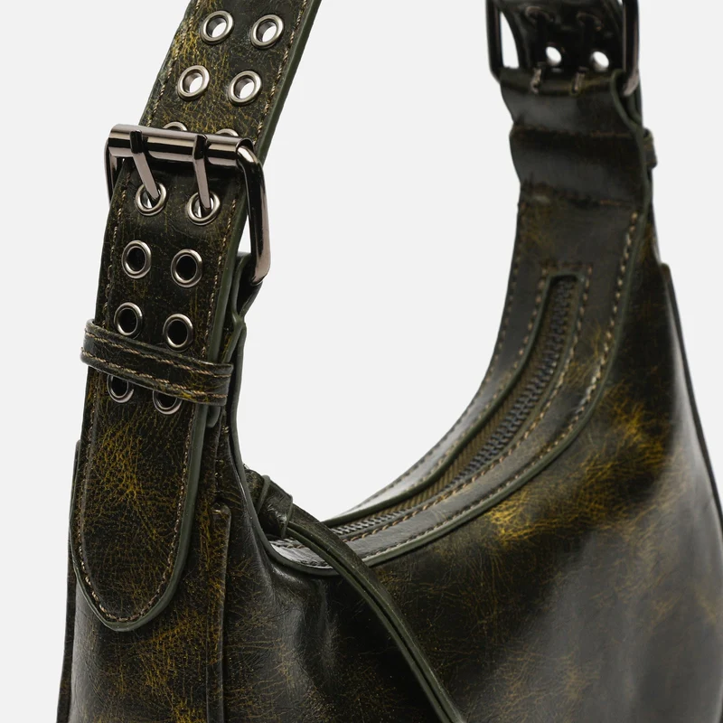 Iloas bolso de hombro con asa regulable y detalles metálicos ED.