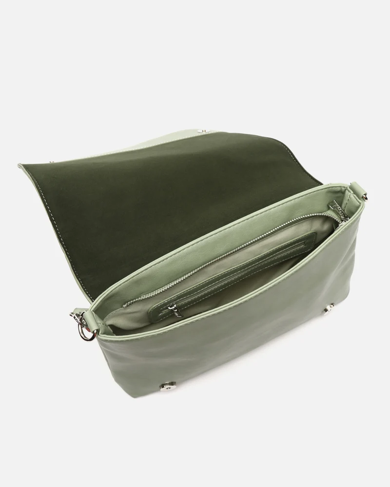 Nesqui-1 bolso bandolera con solapa y detalles metálicos ED.