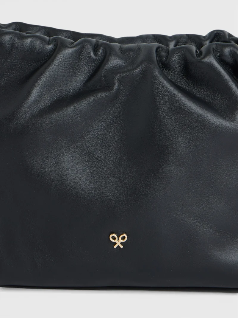 Bolso fruncido piel detalle cadena negro