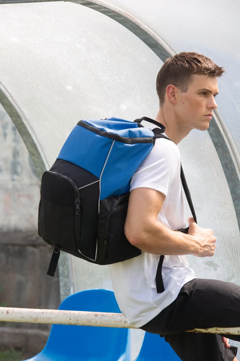 Mochila de desporto reciclada com porta-objectos
