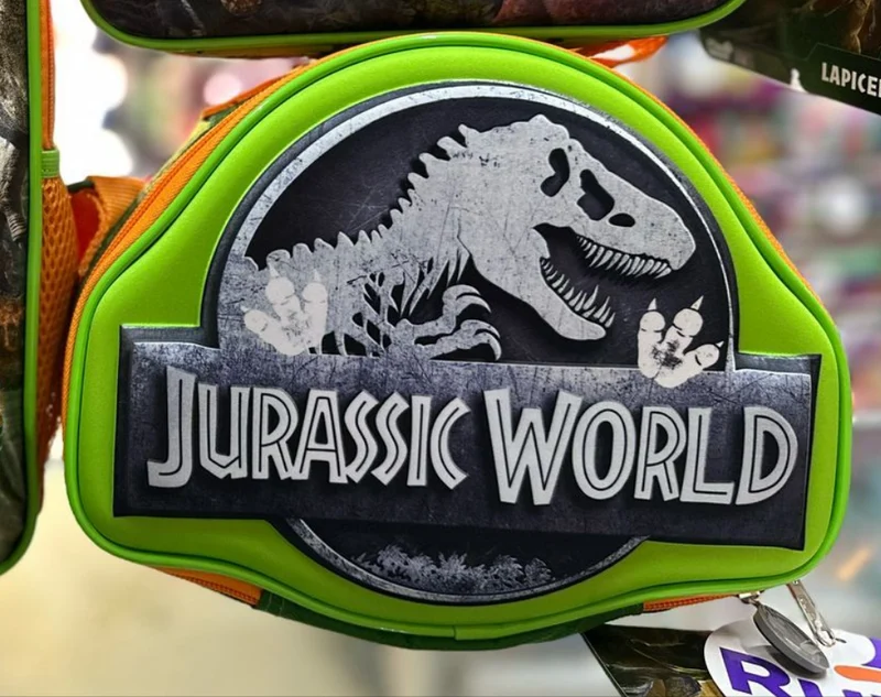 Lonchera Jurassic world Ruz