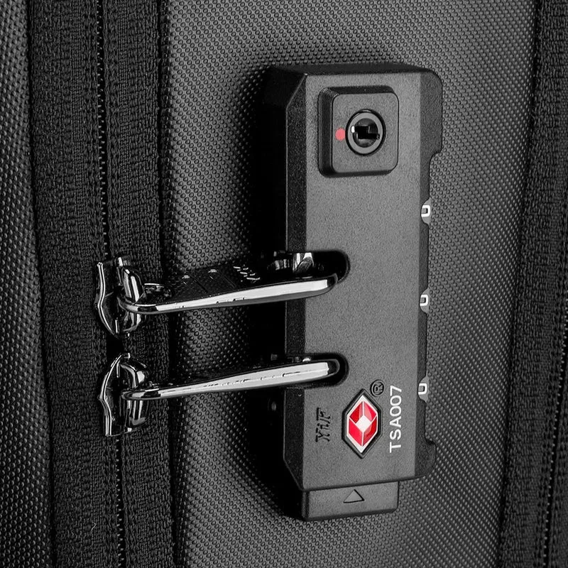 MEMPHIS: Mochila para portátil de negocios de 15.6” con cerradura TSA y puerto USB.