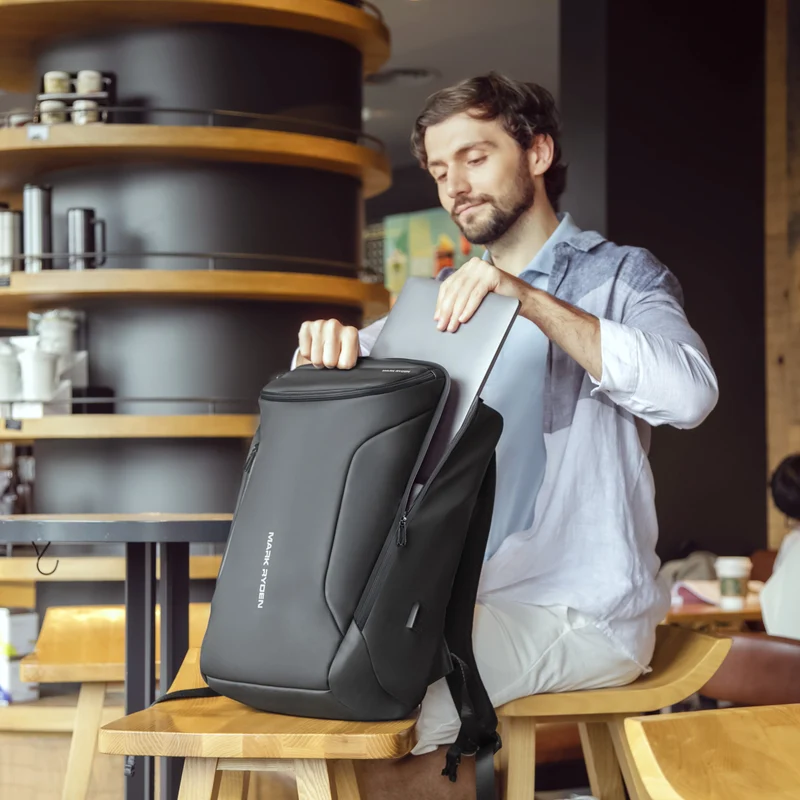 VOYAGER: Mochila espaciosa para portátil, ideal para negocios