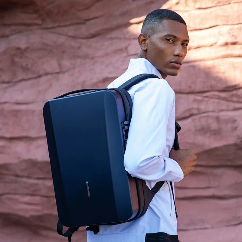 CLAUDIUS: Mochila rígida para portátil con cerradura TSA y puerto USB.