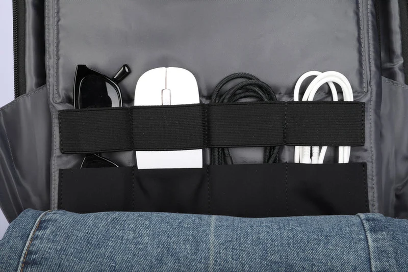 CLAUDIUS: Mochila rígida para portátil con cerradura TSA y puerto USB.