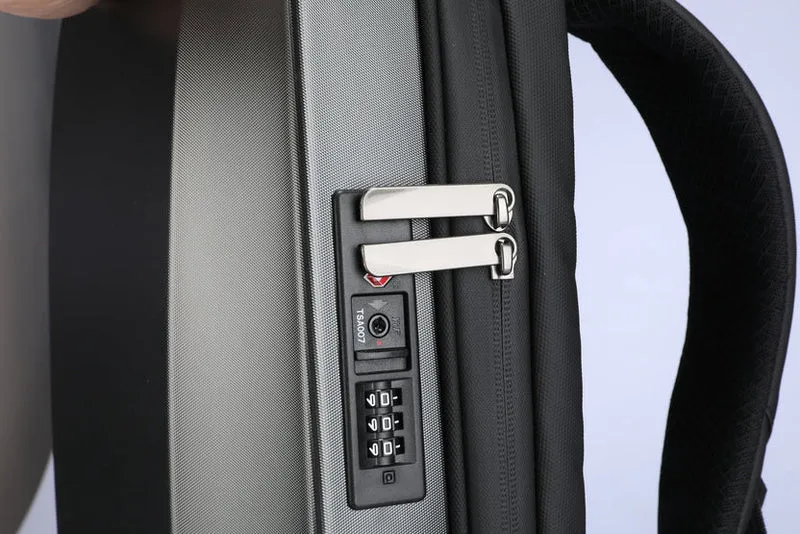 CLAUDIUS: Mochila rígida para portátil con cerradura TSA y puerto USB.