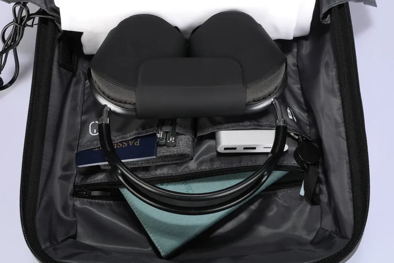 CLAUDIUS: Mochila rígida para portátil con cerradura TSA y puerto USB.
