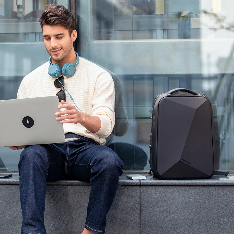 Mochila antirrobo expandible SAVIOR: Mochila para portátil de 15.6" con cierre TSA.