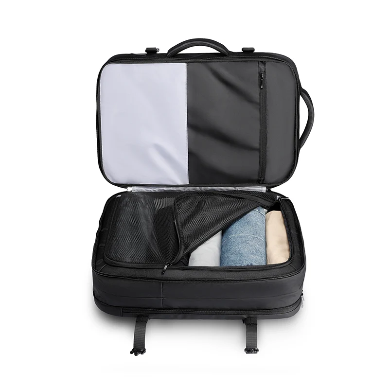 INFINIT EXPANDIBLE: Mochila expandible para portátil de 17" con puerto USB y apertura TSA.