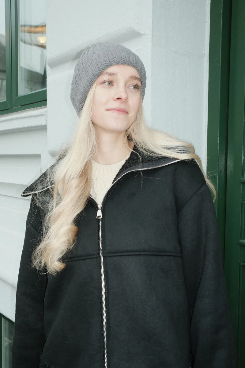 Ribbed Beanie - Dark Gray