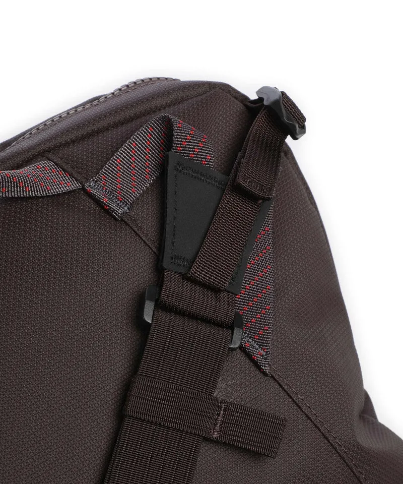 Klättermusen Gaut Bolso de mensajero brown umber
