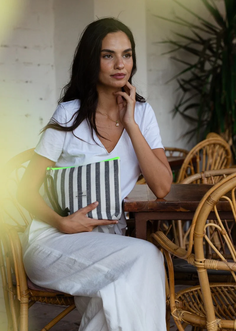 Grey Stripes Neceser Mujer
