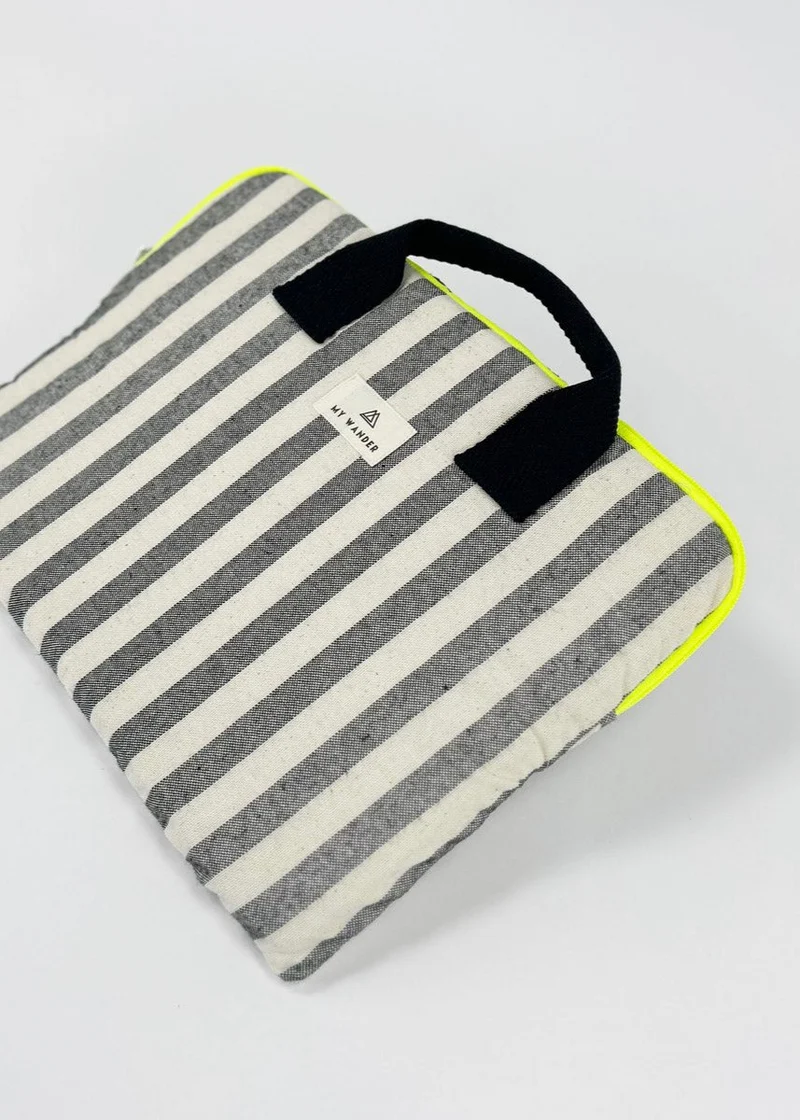 Funda Portátil Grey Stripes