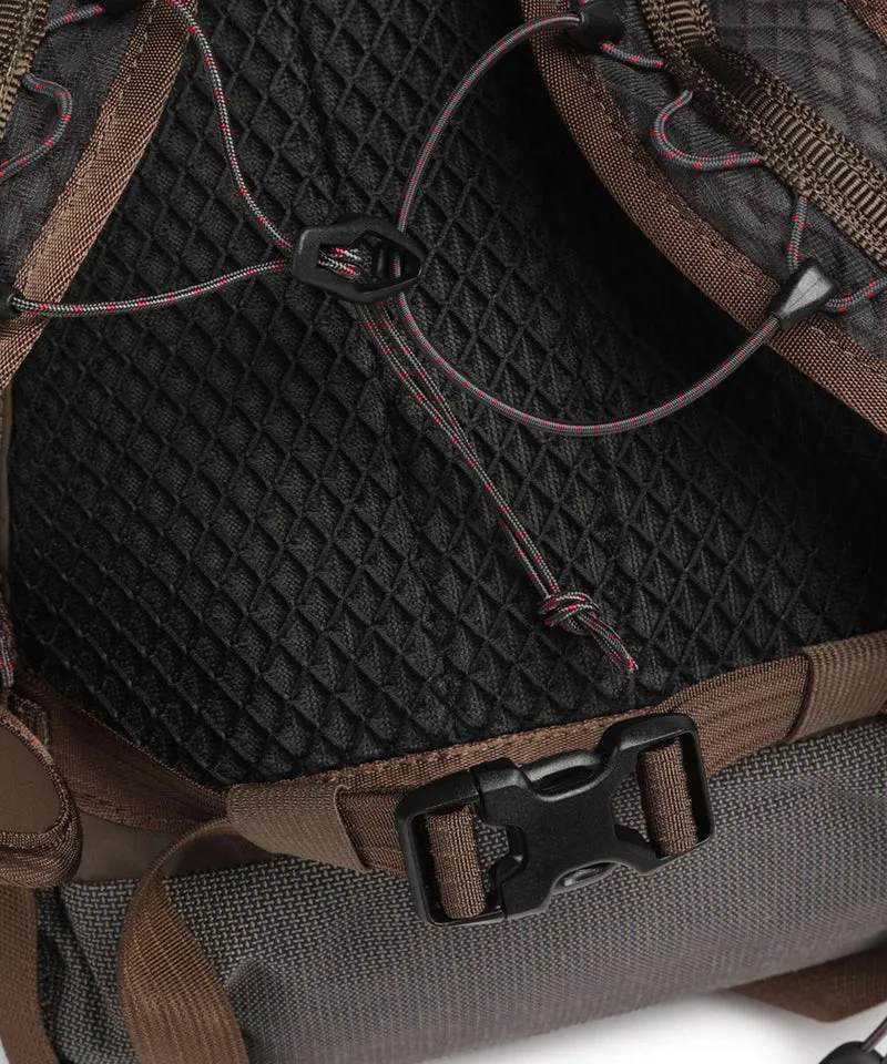 Klättermusen Fjörm 18 Mochila trekking slate brown