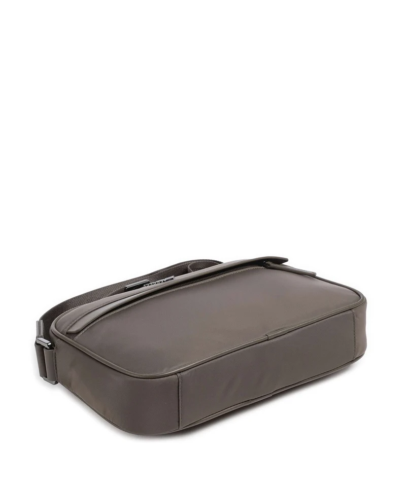 Emporio Armani Recycled Nylon Bandolera major brown