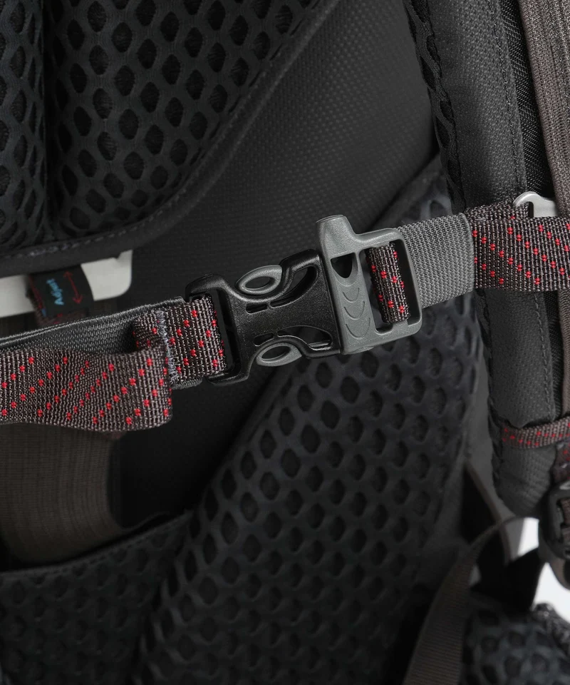 Klättermusen Ymer 2.0 75 Mochila de viaje raven