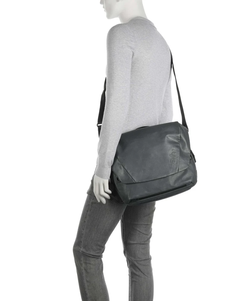 Aunts & Uncles Japan Yamakuni Bolso de mensajero volcanic ash