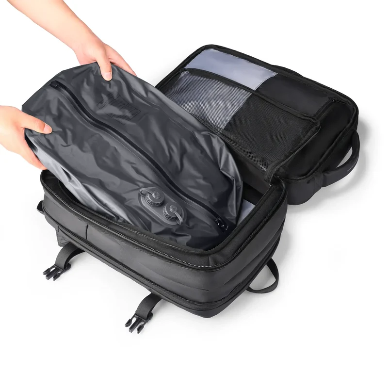 VacSpace Pro: Self-compressing Ziplock Bags Designed for Easy Organization of Clothing