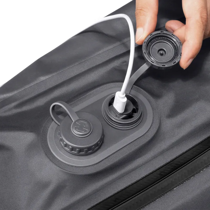 VacSpace Pro: Self-compressing Ziplock Bags Designed for Easy Organization of Clothing