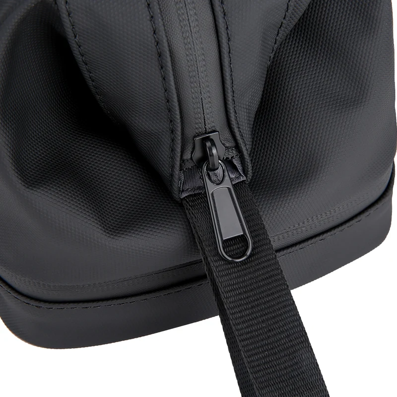 Switchstorage V: Toiletry Bag with Wet and Dry Areas for Modern Travelers
