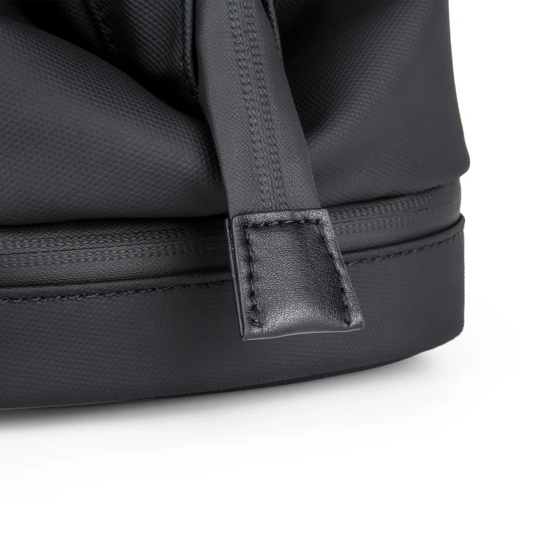 Switchstorage V: Toiletry Bag with Wet and Dry Areas for Modern Travelers