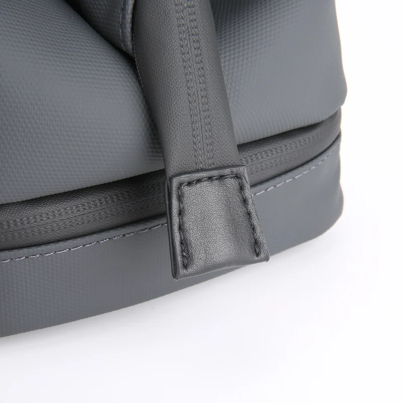 Switchstorage V: Toiletry Bag with Wet and Dry Areas for Modern Travelers