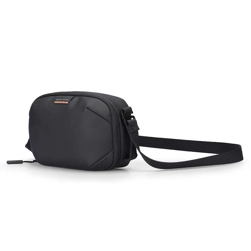 Oxford Voyager: Your Durable, Water-Resistant Companion for Every Day Life