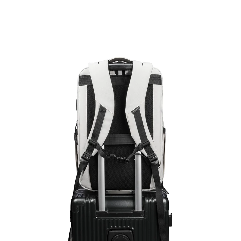 Urbanity: City Commuter Oxford USB Port 17.3 inch Laptop Backpack