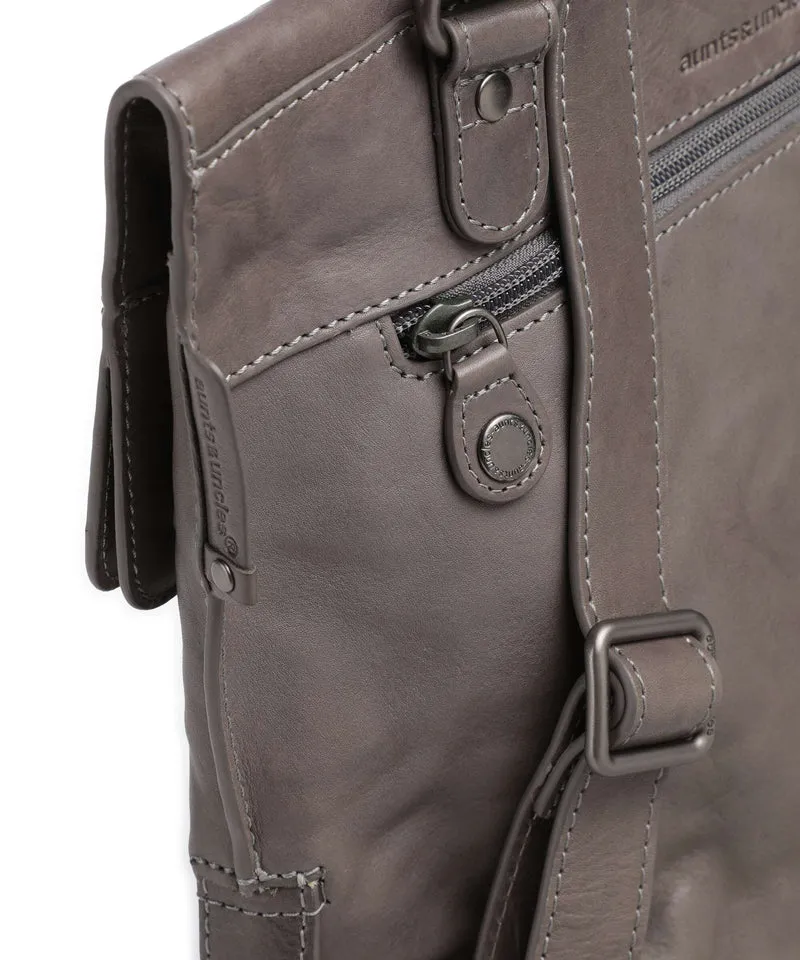 Aunts & Uncles Grandma's Luxury Club Mrs. Mince Pie Bolso mochila oyster grey