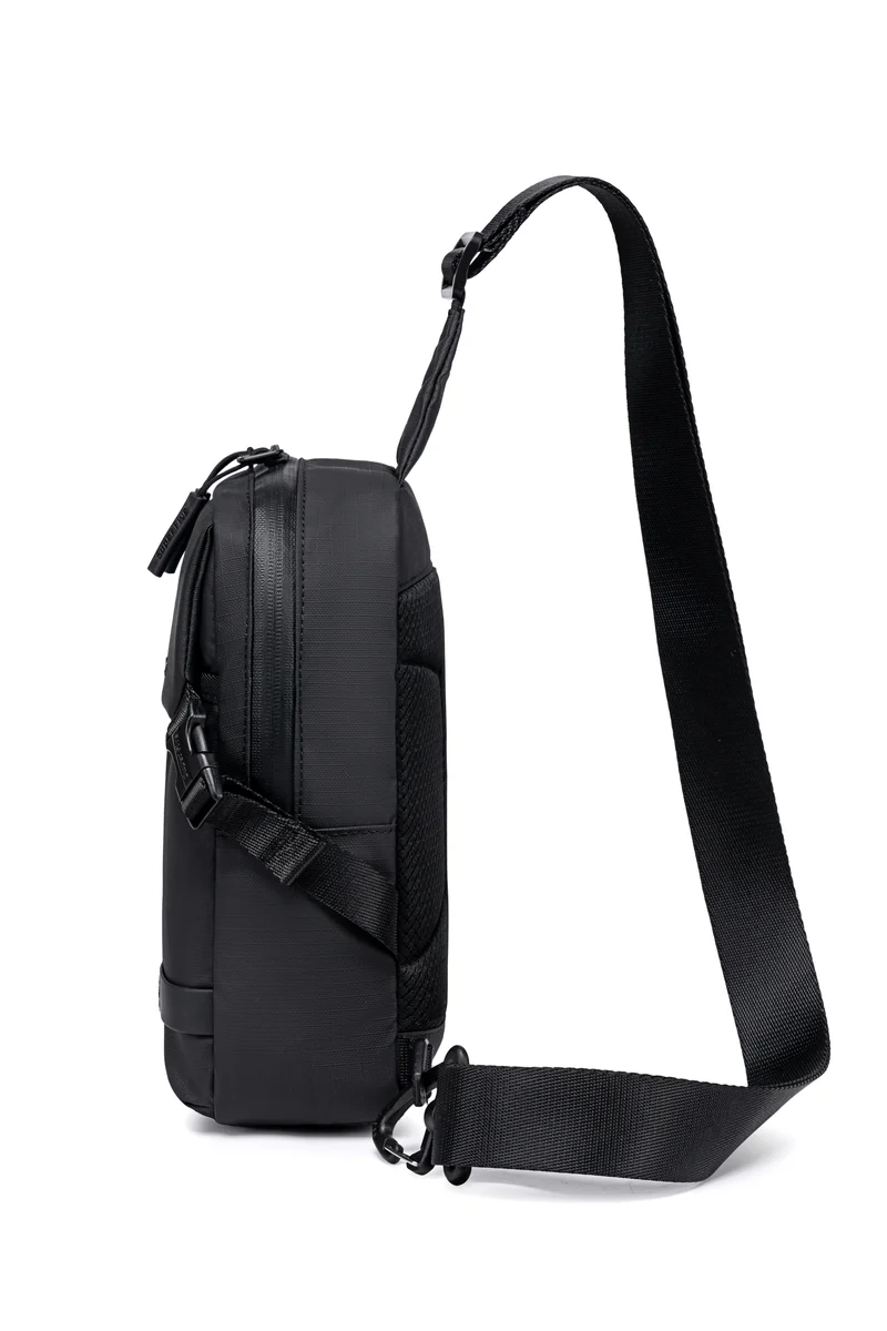 SUPER FIVE FXB00753 | Bandolera impermeable para tablet y accesorios con diseño urbano moderno